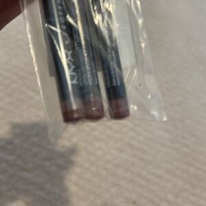 NYX professional Makeup lip liner